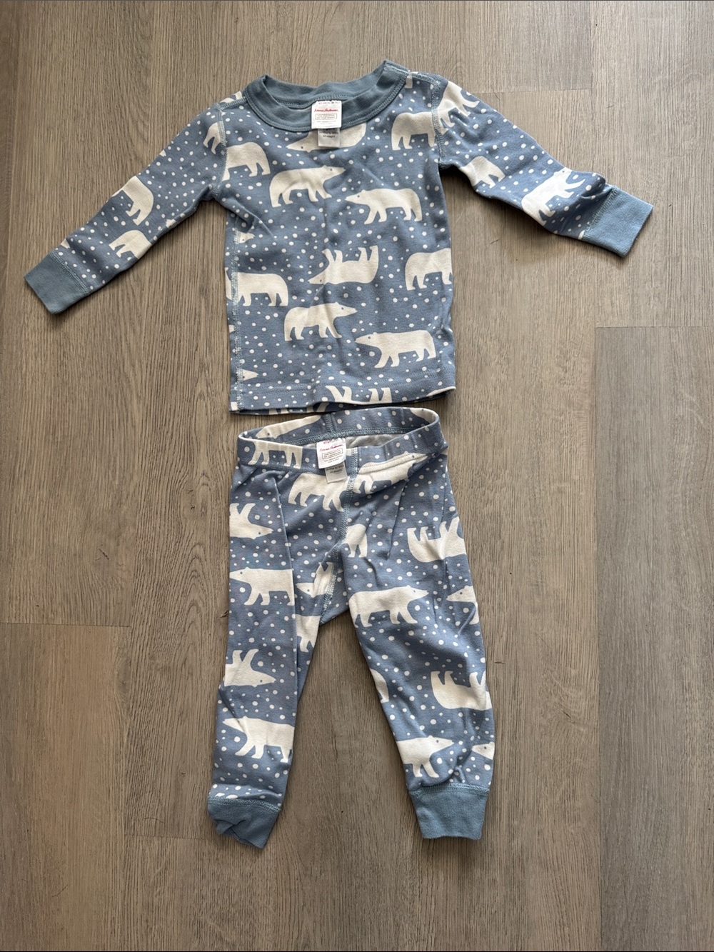 Hanna Andersson- 2T Polar Bears Pajama Set. Gently Used Condition.